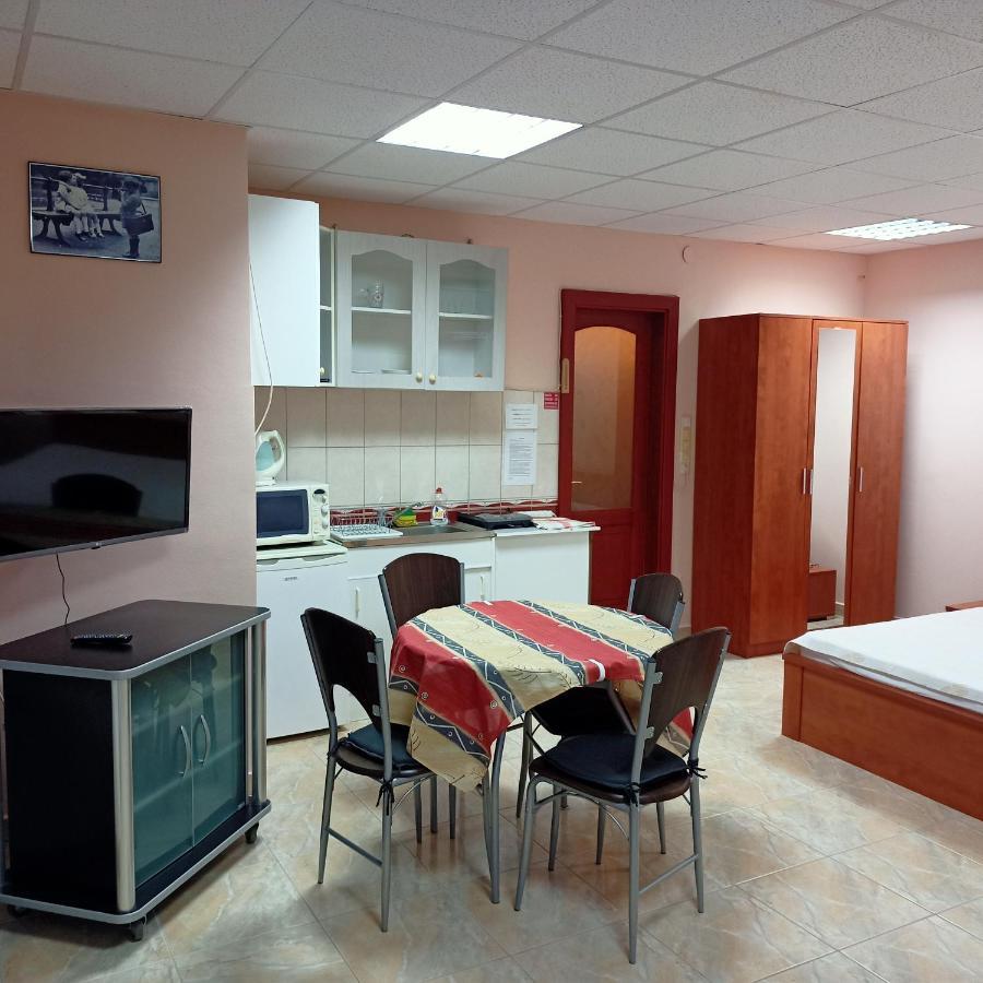 Livia Apartman บุค ภายนอก รูปภาพ